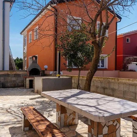 Sostaric By Interhome *