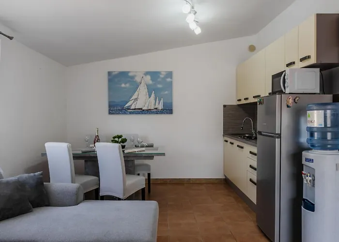 Sostaric By Interhome Vir