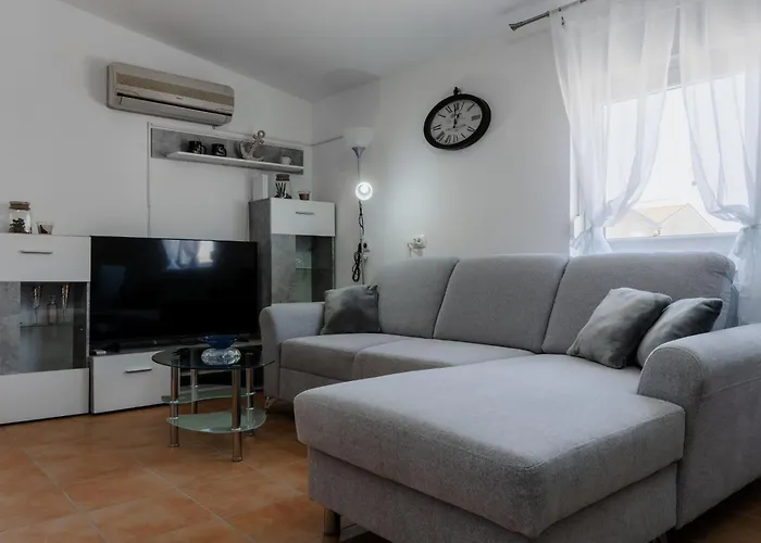 Sostaric By Interhome Διαμέρισμα Vir