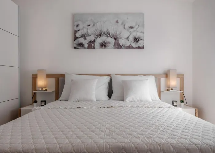 Sostaric By Interhome