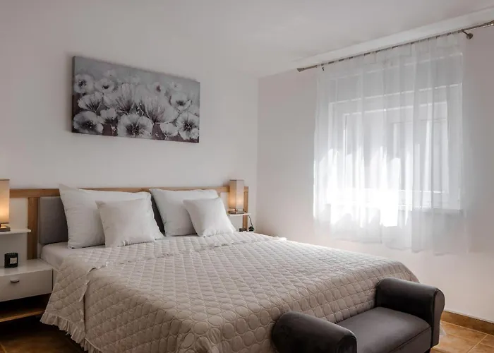 Sostaric By Interhome * Vir