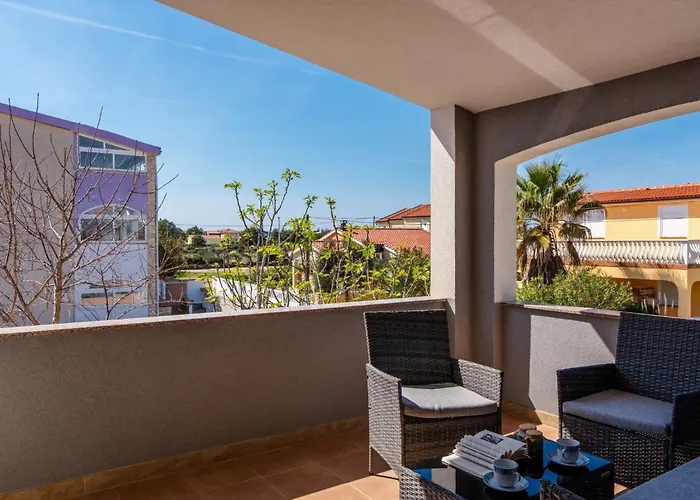 Sostaric By Interhome Vir