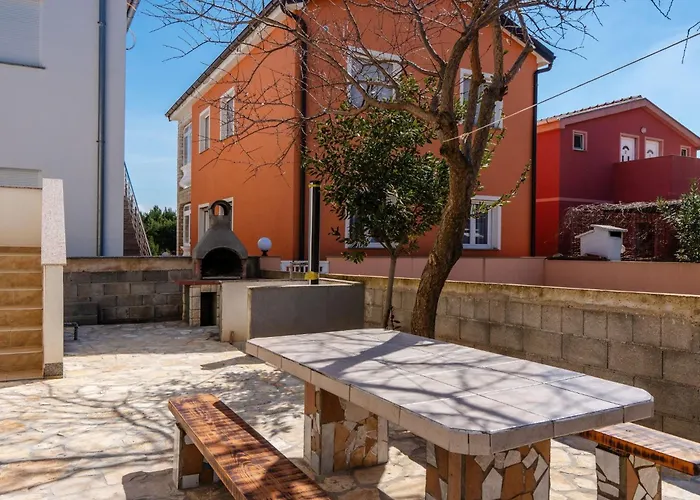 Sostaric By Interhome *