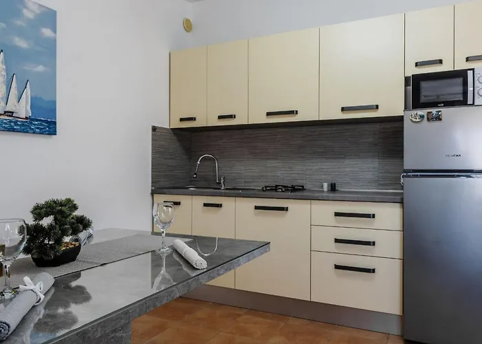 Sostaric By Interhome